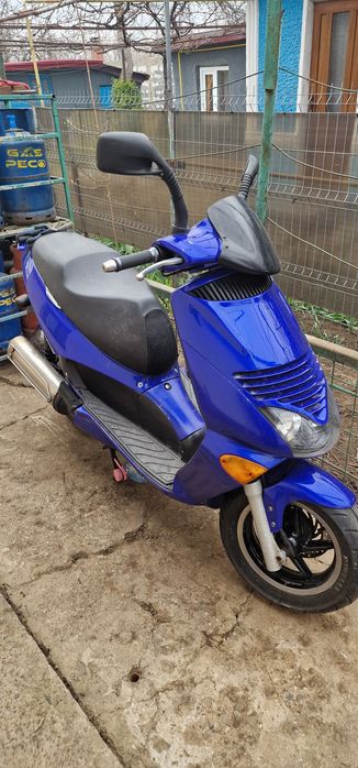 Vând Scuter aprilia leonardo 125cmc