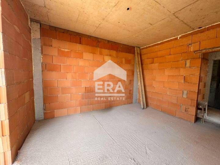 Панорамен двустаен апартамент в новострояща се кооперация на етап Акт