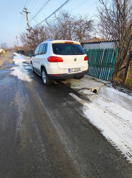volkswagen tiguan 2012