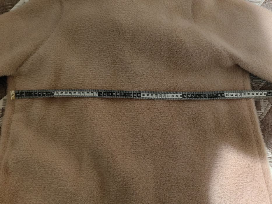 Дълго дамско зимно палто с брошка