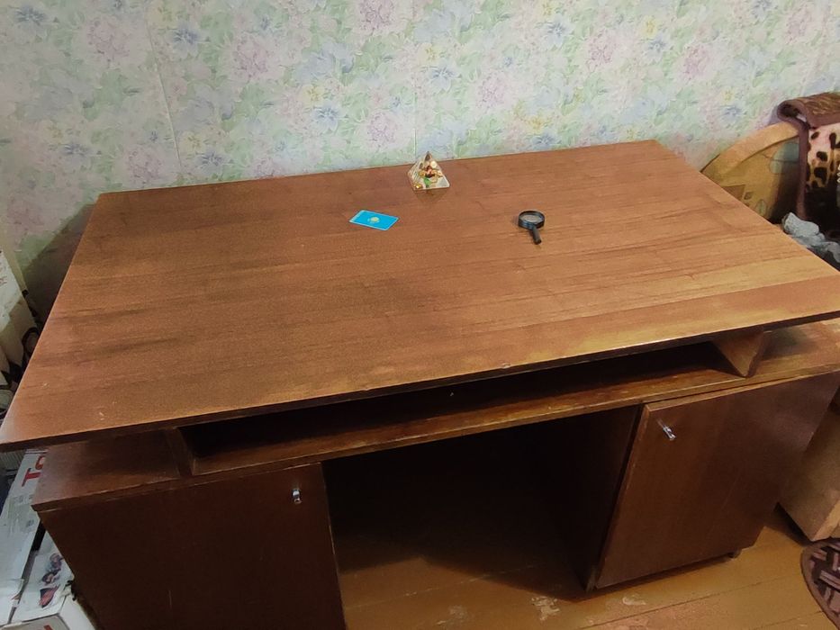 Стол письменный рабочий
