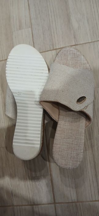 Дамски чехли на платформа