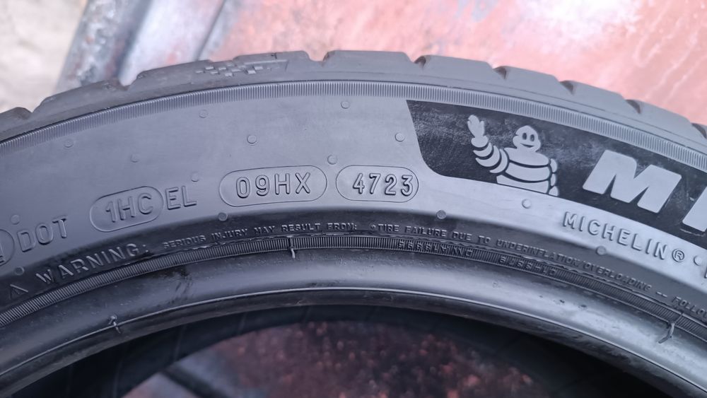 235/45/18 Michelin Дот 4723