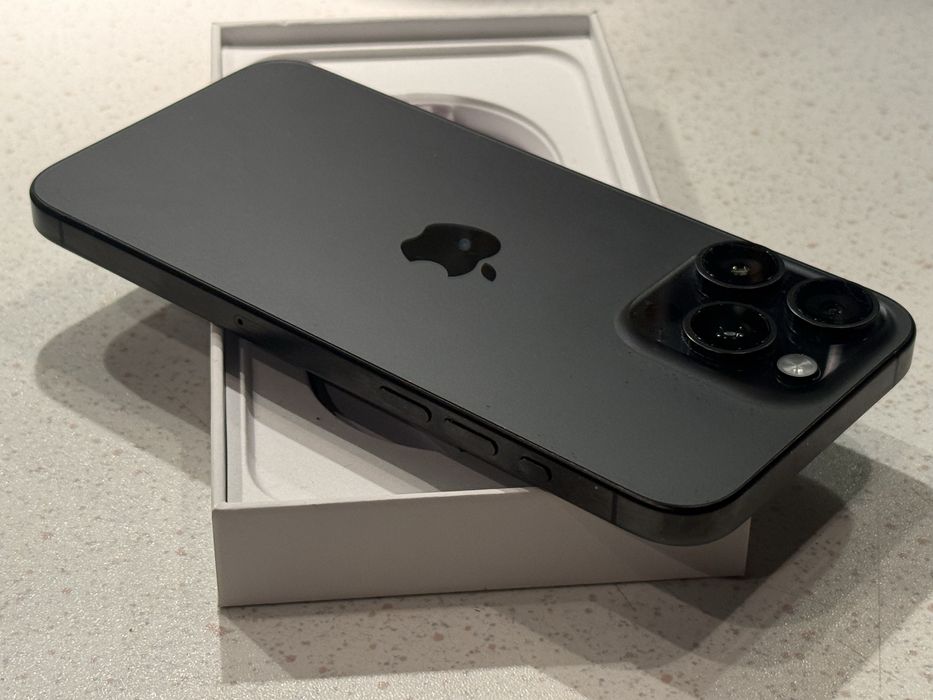 iPhone 15 Pro Max 256GB Black Titanium – Перфектен, 91% Батерия!