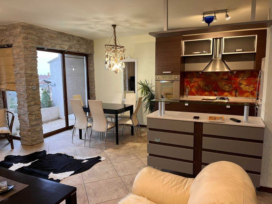 Дава се под наем Двустаен апартамент в Варна, Автогара - 80 кв.м за 586.5 € - Снимка #3