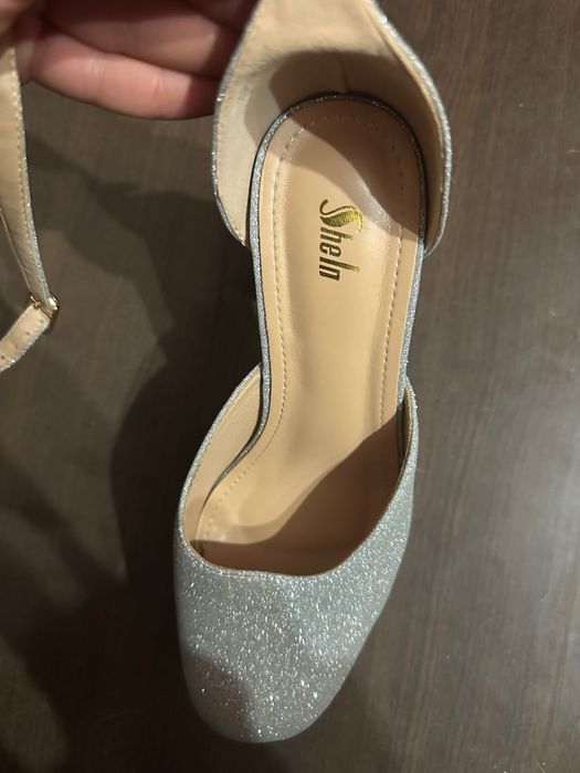 Обувки на ток и платформа