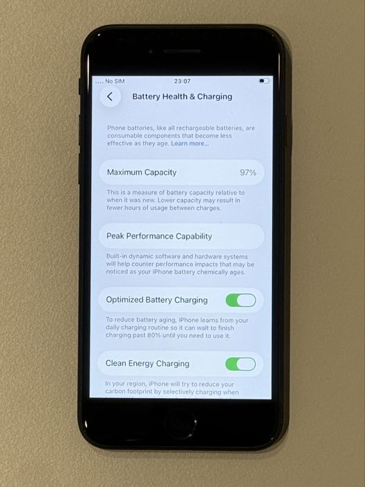 iPhone SE2020 Black 97% battery