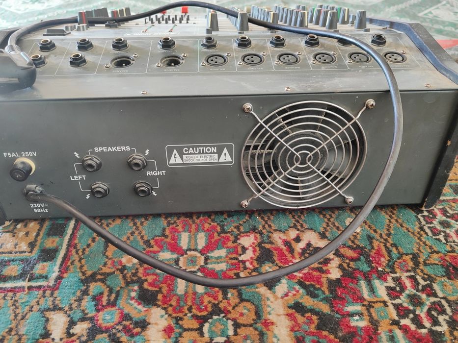 Дискет : аппарат и два колонка