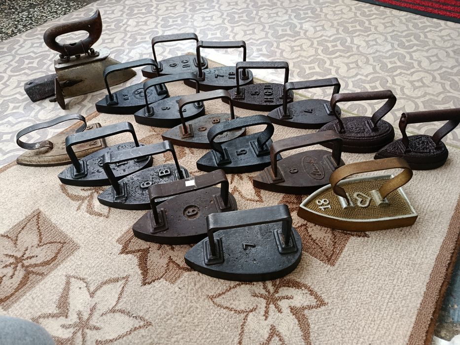 Лот Стари чугунени ютии