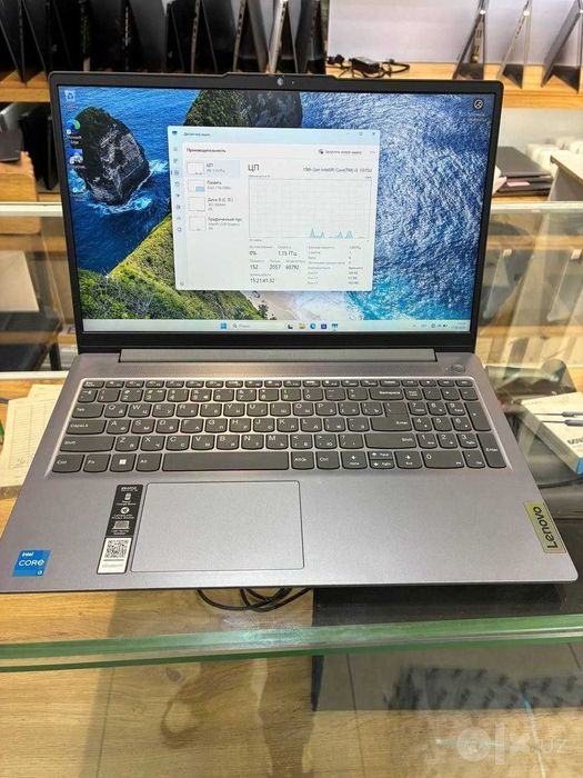 Ноутбук Lenovo 15.6" (Intel Core i3-1315U / DDR5 8GB / SSD 512GB)
