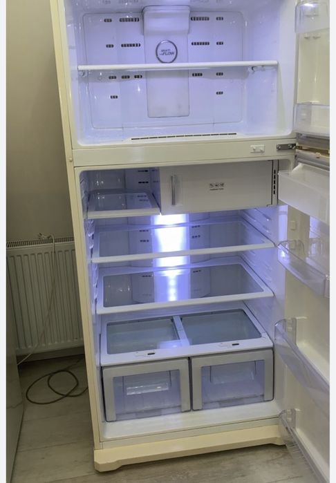 Продается холодильник Samsung