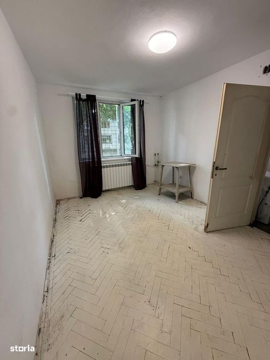 Garsoniera -Parter -Zona Gara