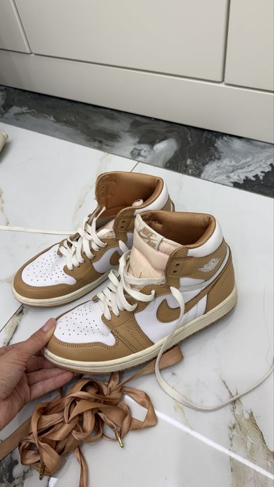 Кроссы Nike за 30000 тг