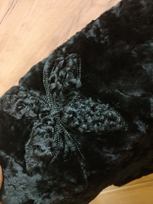 Продам шубу мутон+каракульча+ норка