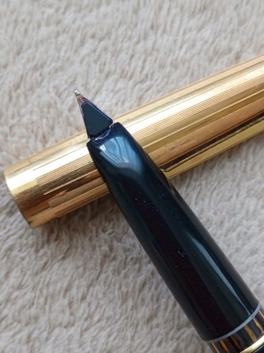 Авторучка с золотым пером