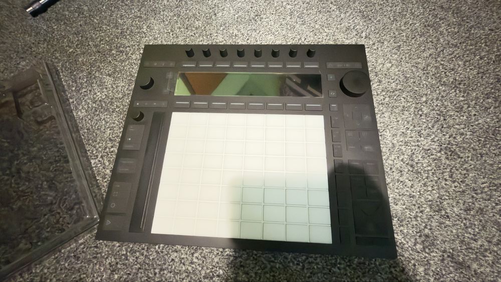 Ableton Push 3 миди контролер