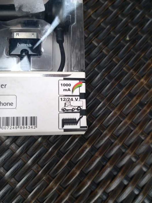 Incarcator 12/24V ( pt Auto si Camion) Hama® 1A-5V iPhone 4/4s/iPad3