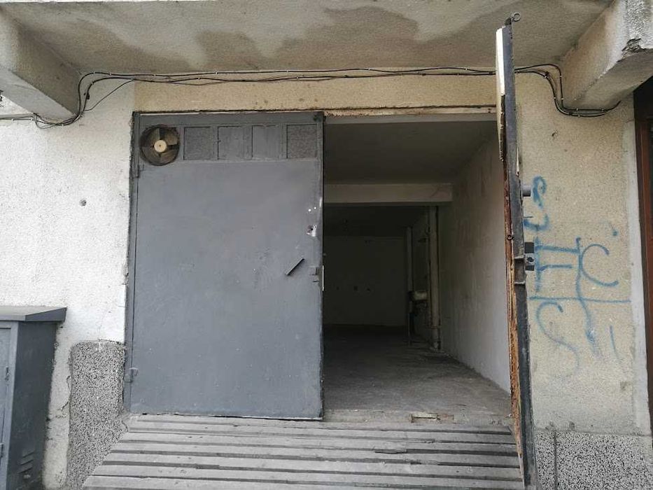 Дава се под наем Гараж / Паркомясто в Варна, Автогара - 35 кв.м за 112.2 € - Снимка #1