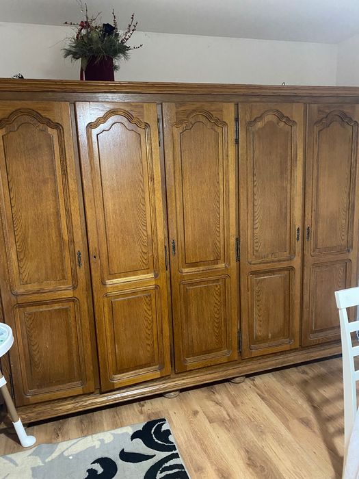 Vând dulap 4 uși