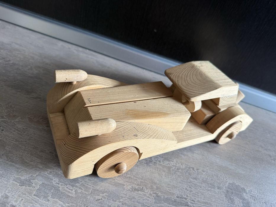 Masinuță din lemn