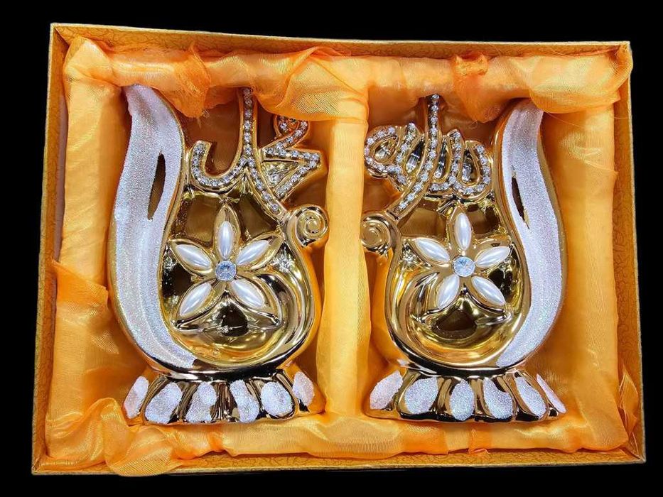 Луксозни златисти статуетки различни видове 2 броя