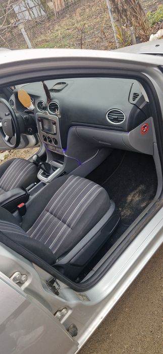 Vând Ford Focus 1.6