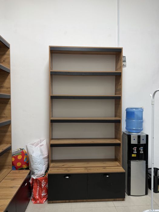 Шкаф, стол, с тумбочкой