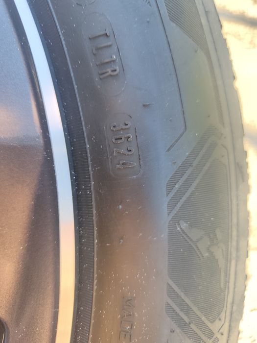215/55/17" 4бр Good year ultra grip performance. Dot3624г,7-8мм