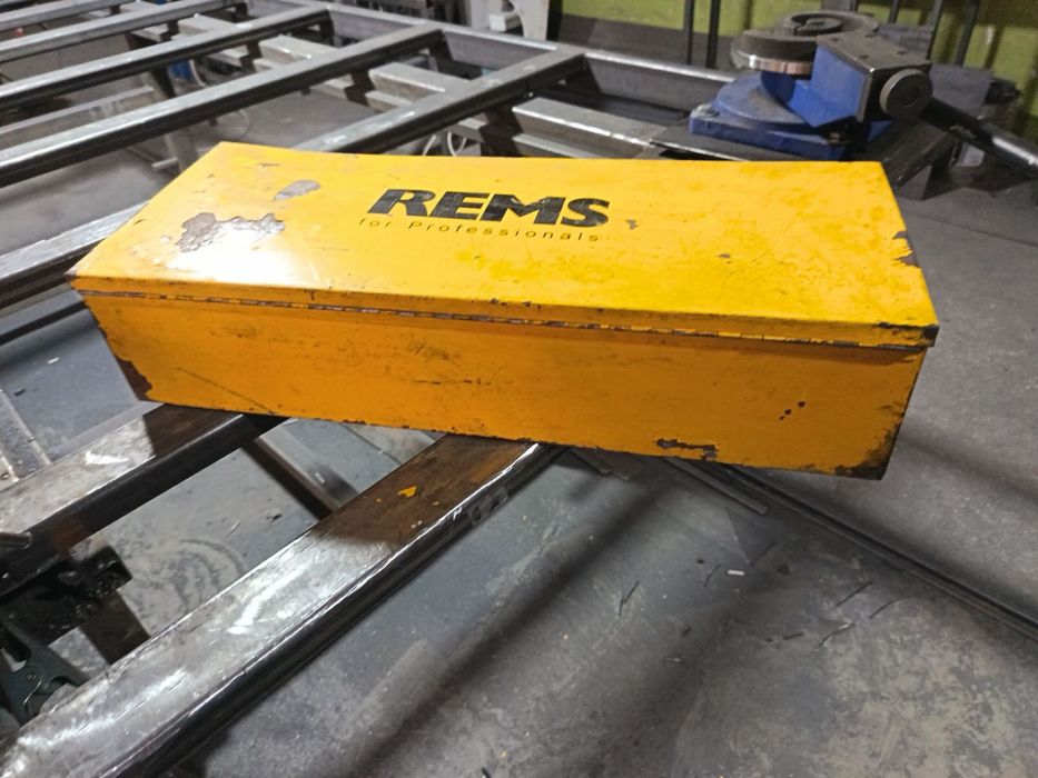 Електрически тръбогип REMS