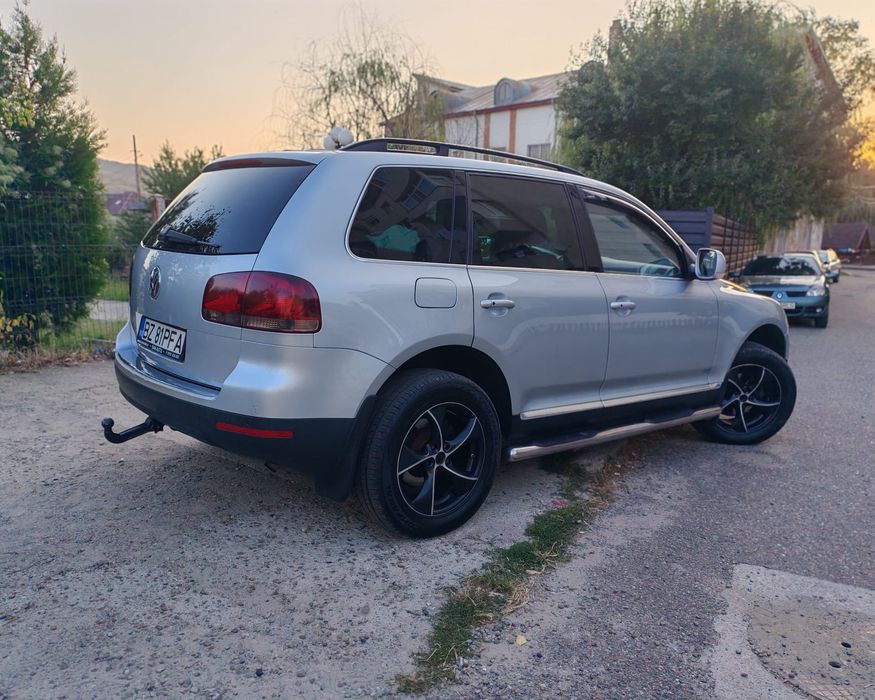 VW Touareg 2.5, automat, perne, full.