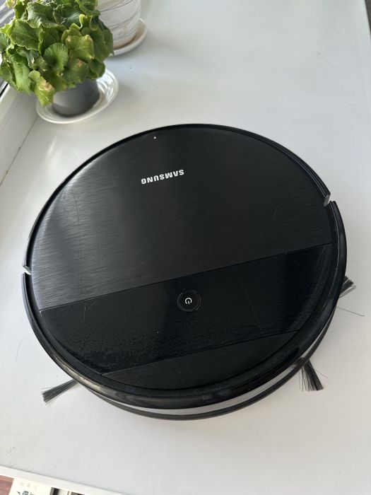 Робот-пылесос Samsung VR05R5050WK