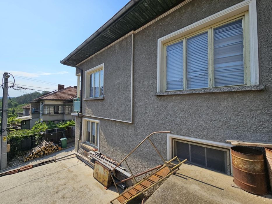 Продава се Къща в Елена - 167 кв.м за 569 €/кв.м - Снимка #2