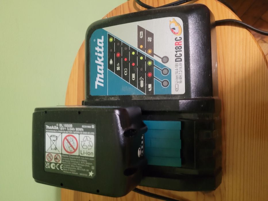 Ъглошлайф с батерия и зарядно