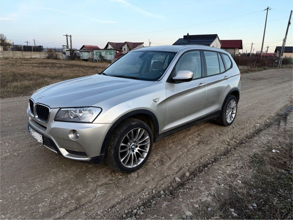 Dezmembrez BMW x3 F25 20d 184 HP cutie automată tracțiune 4x4 2012 camere 360 navigație mare piele crem torosuri plafon diverse accesorii și piese Xdrive