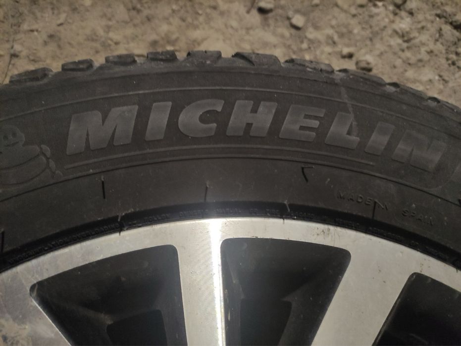 Джанти Mitsubishi с всесезонни гуми Michelin CrossClimate 2 225/55/R18