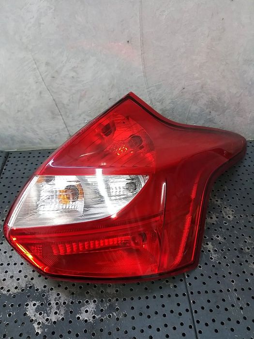 Stop tripla lampa dreapta aripa ford focus 3 hatchback bm5113404