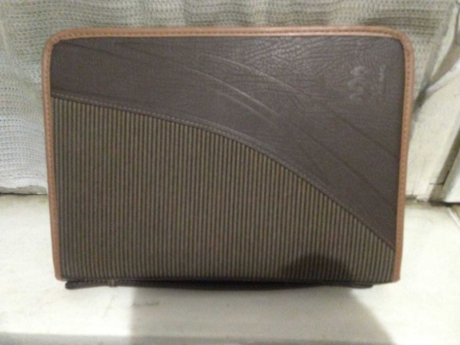 Папки и деловые сумки для документов