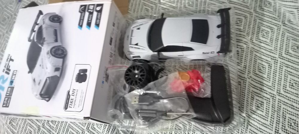 Обмен-Продам радиоуправляемый машинка