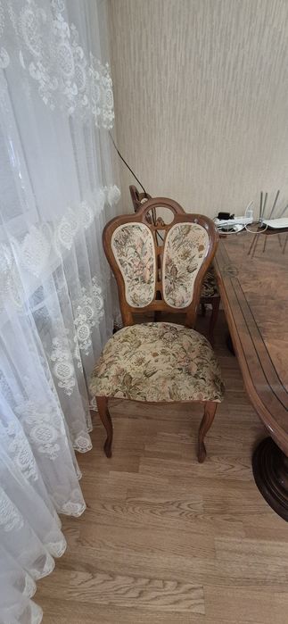 Продам стол и стулья