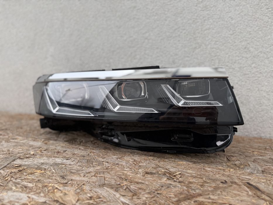 Far dreapta VW Touareg 3 Facelift CR7 Full LED MATRIX Original Europa