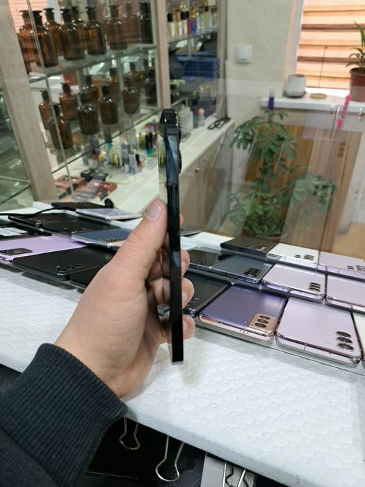 Iphone 12Pro max xotirasi 256GB 72%