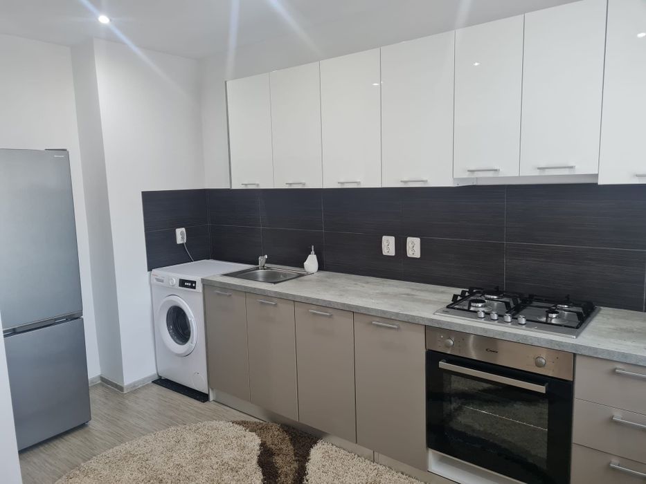 APARTAMENT 2 camere de închiriat