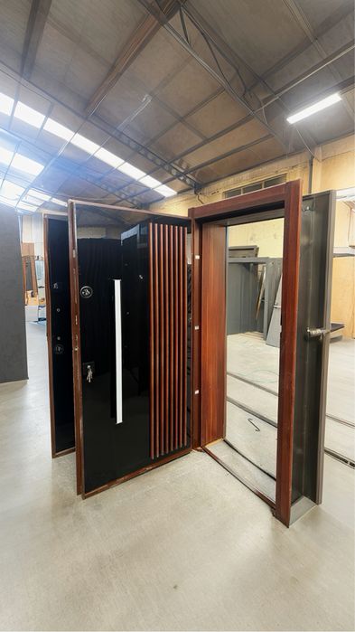 Входна врата с облякана каса- MONT BLANC