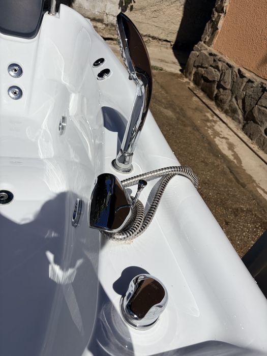 Cadă, Jacuzzi cu Hidromasaj