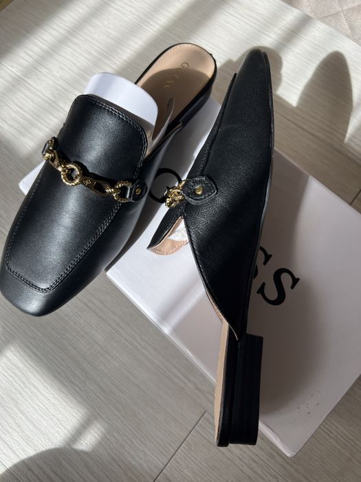 Чехли/лоуфъри Guess, кожени, черни