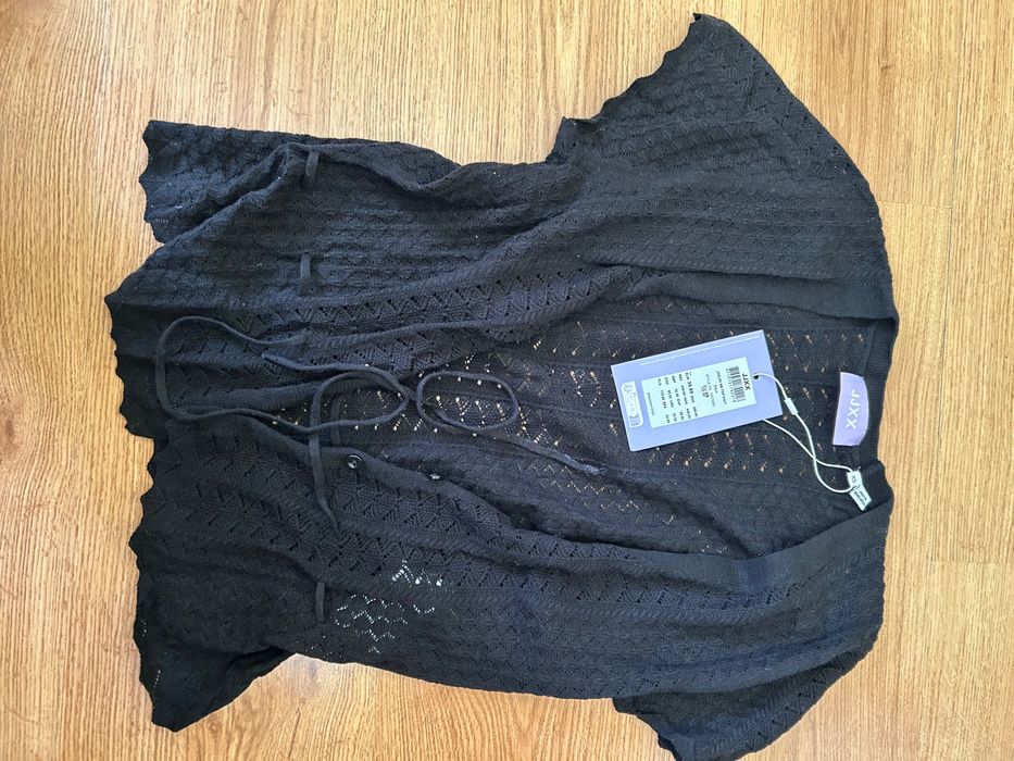 Дамски панталони, пуловер и жилетка размер xs