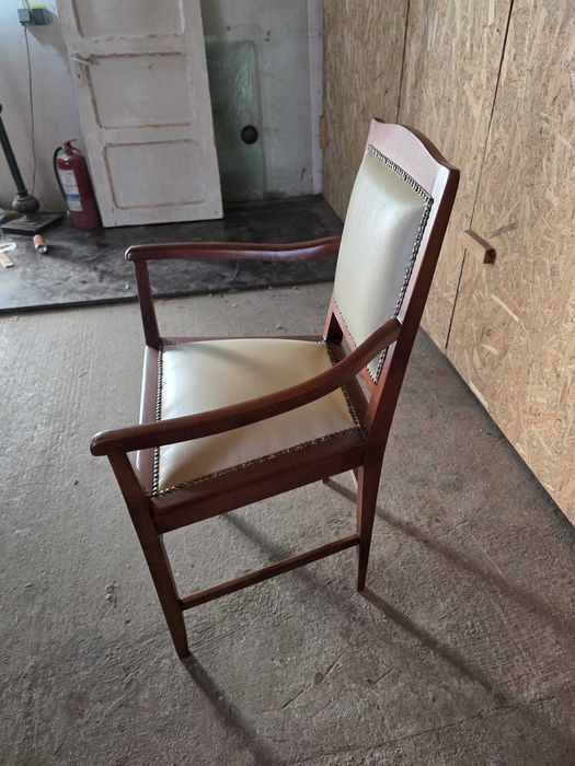 Set Unic Mobilier de Prestigiu: Birou Masiv Neorenascentist și Scaun birou – Recondiționate cu Piele Naturală