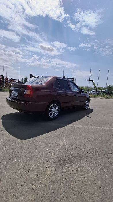 Продам автомобиль в хорошем состоянии .