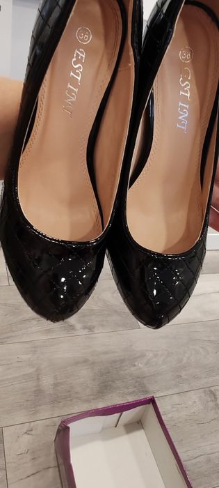 Pantofi damă  lăcuiți