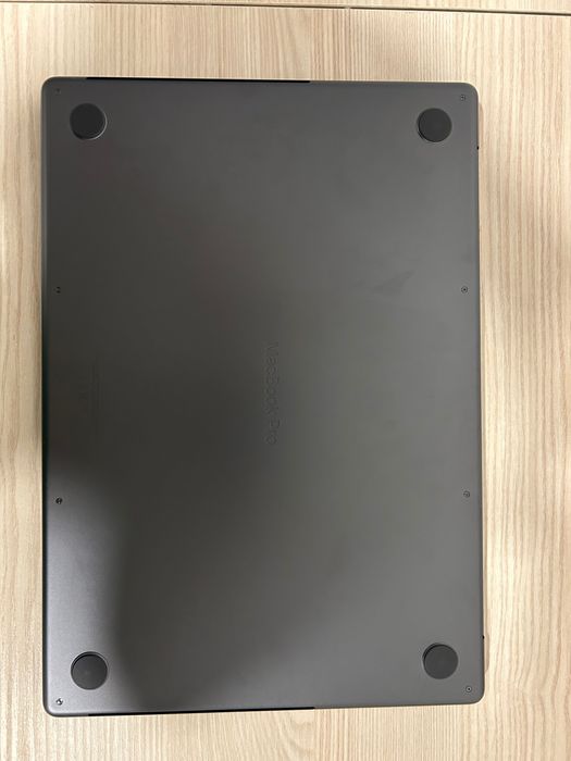 Apple MacBook PRO 16.2 (2024)